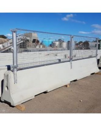 Picture of 2m, 4m & 6m Anti-Gawk Screen For Concrete Road Barrier